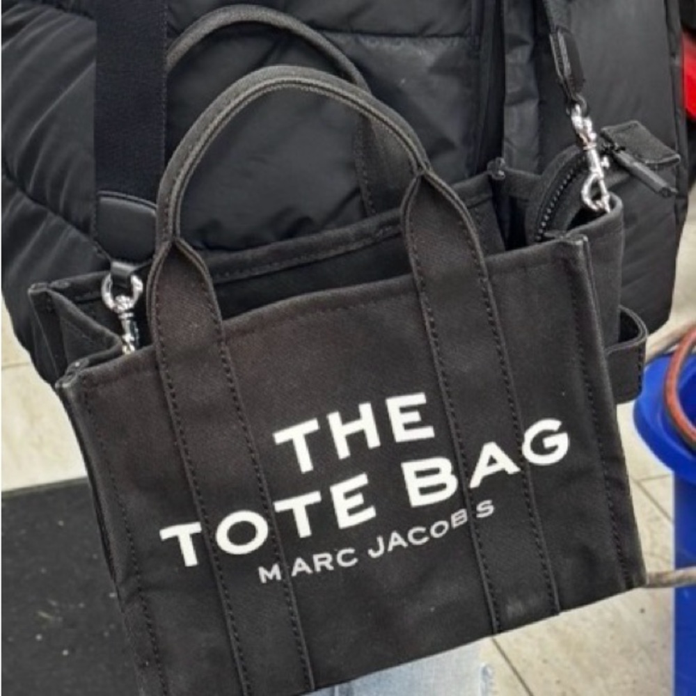 Marc Jacobs The CANVAS SMALL TOTE BAG - Picture 11 of 13